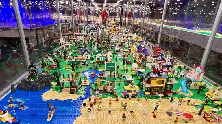 A Maior Exposição de Modelos Feitos com Peças de LEGO® da Europa